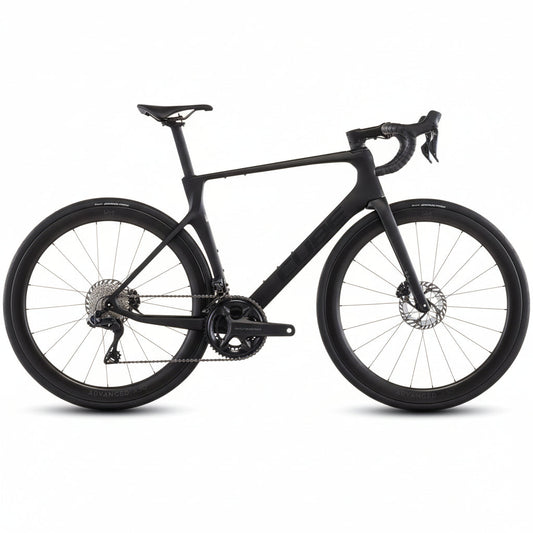 Bicicleta Cube Agree C:62 Pro Blackline (preventa)